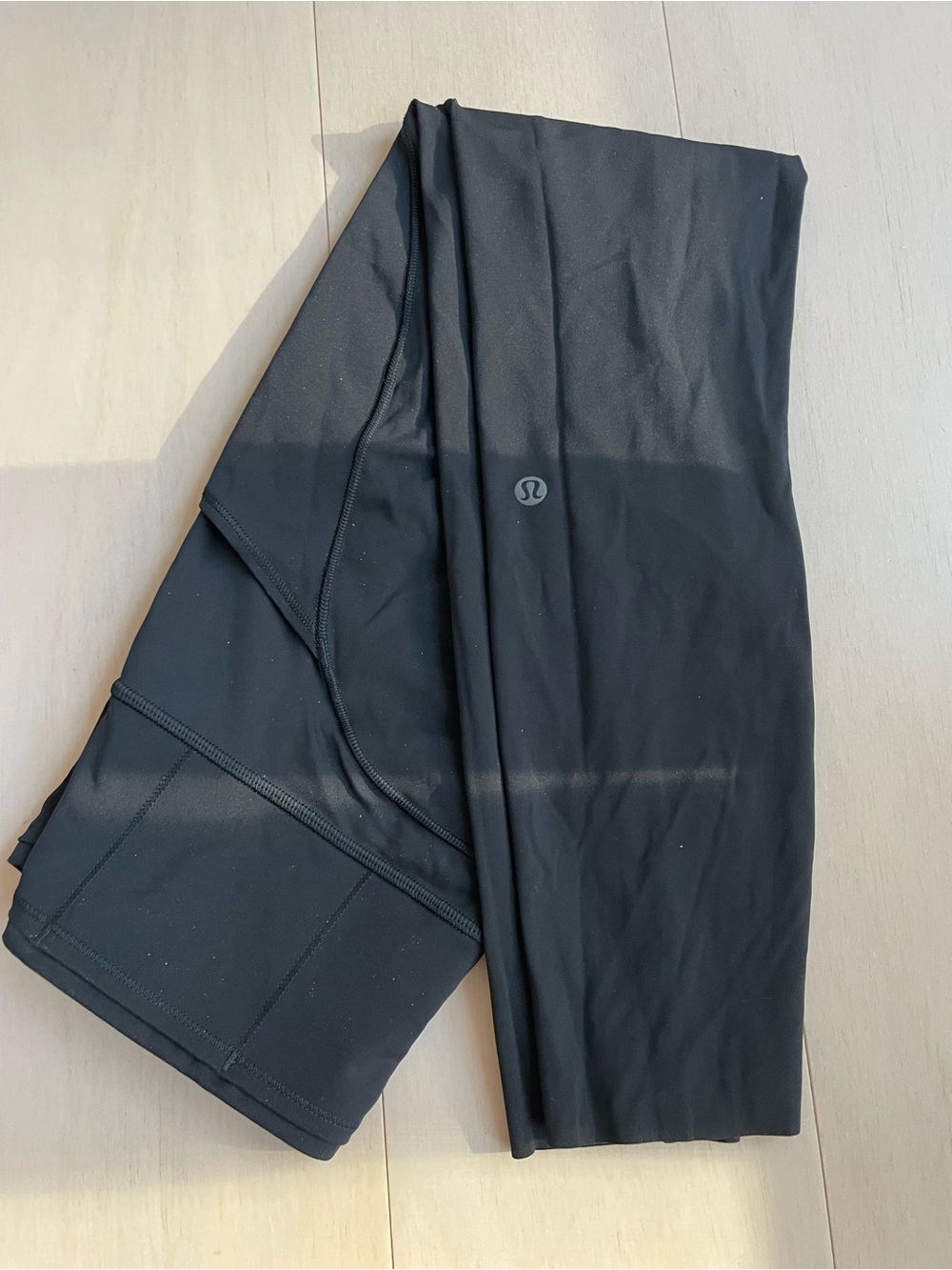 Lululemon Black High-Rise Leggings w side pockets